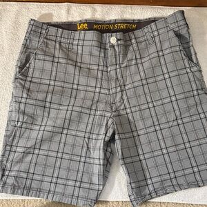 EUC Lee Motion Stretch Premium Select Gray Plaid Shorts 40x20 with 9.5” inseam